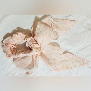 Love EM-The Lovely Scrunchie